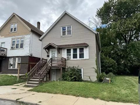 2475 S 5th #2475A, Milwaukee, WI 53207