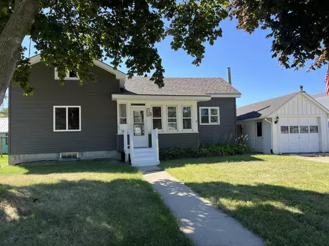 264 W Oak Grv, Juneau, WI 53039
