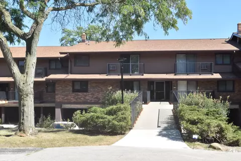 8515 W Waterford #2, Greenfield, WI 53228