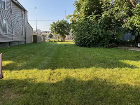 1821 W State, Milwaukee, WI 53233