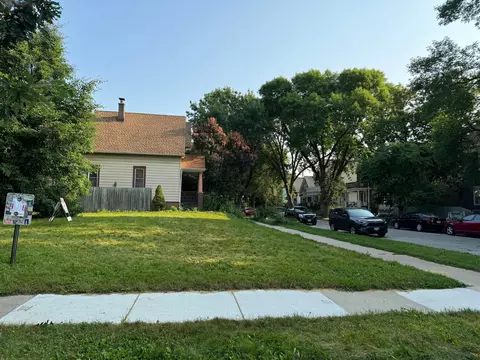 930 E Hadley, Milwaukee, WI 53212