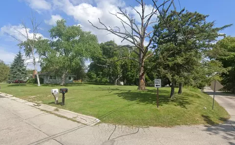 1195 Elm, Lake Geneva, WI 53147