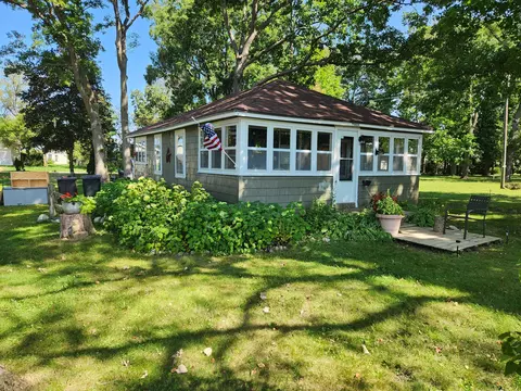 w6674 North Lakeshore Drive, Sugar Creek, WI 53121