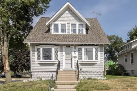 344 Harrison, Waukesha, WI 53186