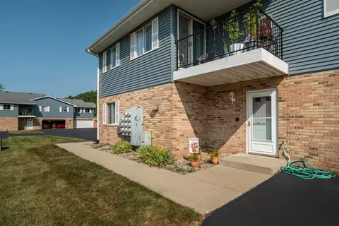 1315 N Sunnyslope #206, Mount Pleasant, WI 53406
