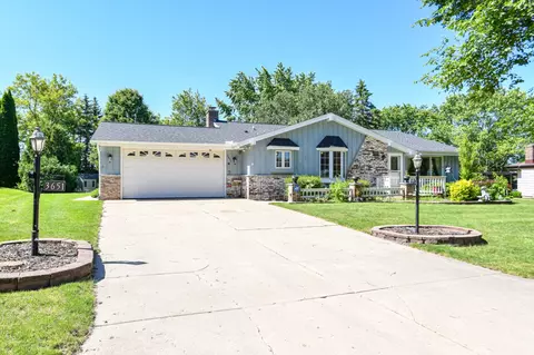 3651 W Sherwood, Franklin, WI 53132