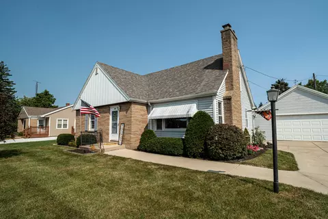 3328 Rapids, Racine, WI 53404