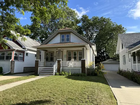 6611 Powell, Wauwatosa, WI 53213