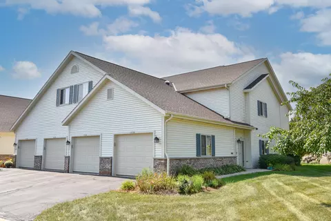 2067 Pine Rdg #G, Grafton, WI 53024