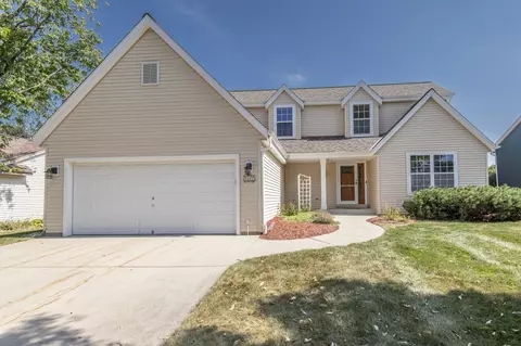 1817 Penhurst, Waukesha, WI 53186
