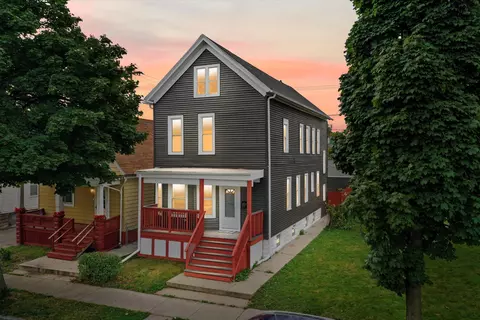 1127 W Maple, Milwaukee, WI 53204