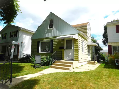 2036 S 90th, West Allis, WI 53227