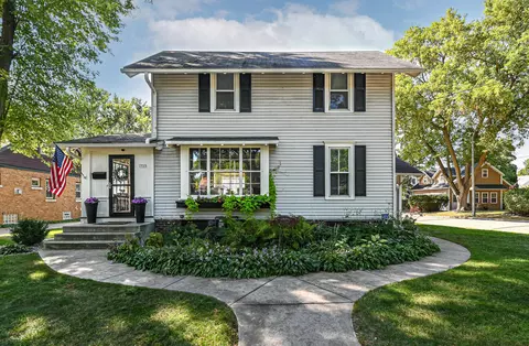 1737 N 71st, Wauwatosa, WI 53213
