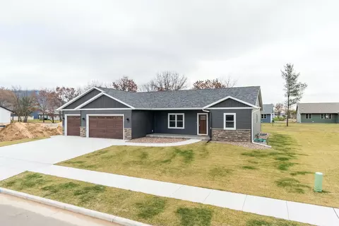 1936 Golden Gate, Holmen, WI 54636