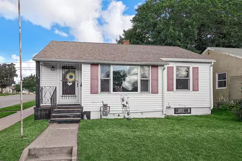 2105 Farnam, La Crosse, WI 54601