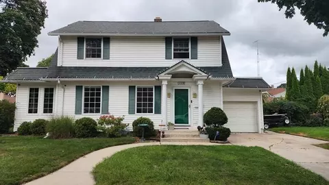 1516 Wisconsin, Manitowoc, WI 54220