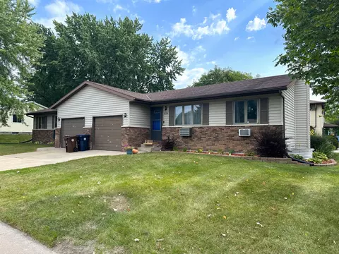 934 6th #936, Onalaska, WI 54650