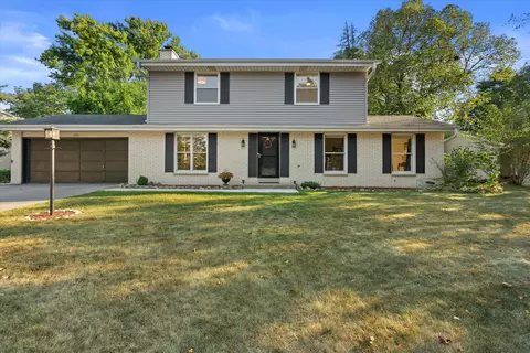2121 Laura, Waukesha, WI 53186
