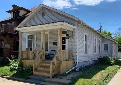 1034 Park, Racine, WI 53403