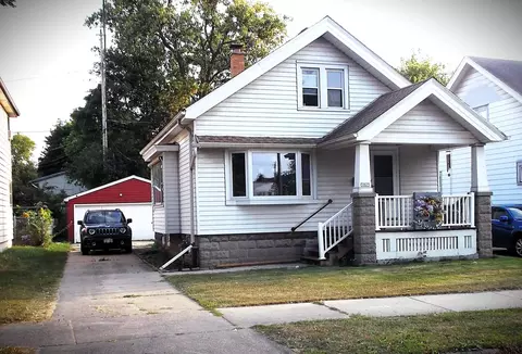 5825 W Saint Paul, Milwaukee, WI 53213