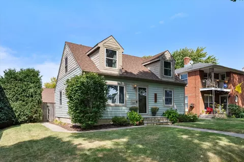 2831 N Sholes, Milwaukee, WI 53210
