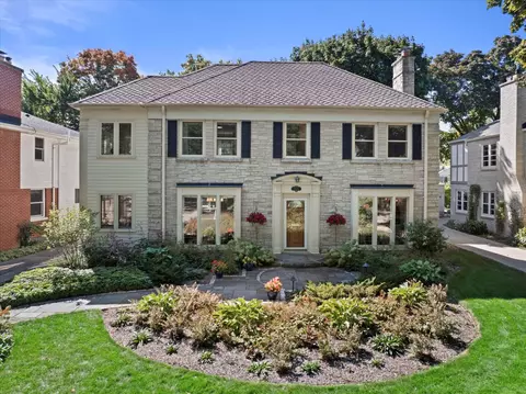 7715 Mary Ellen, Wauwatosa, WI 53213