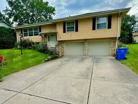 1208 Allermann, Watertown, WI 53094