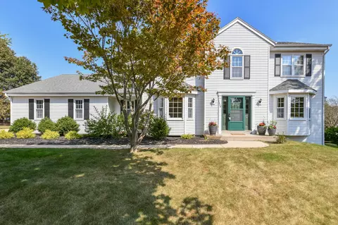 1440 Stonefield, Waukesha, WI 53186