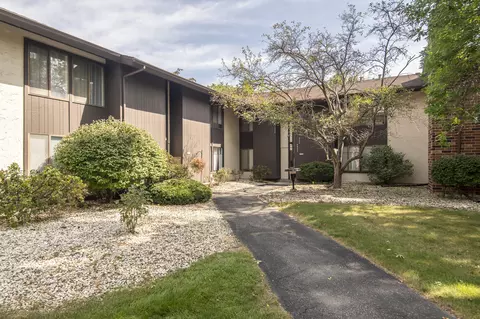 2120 W Good Hope #8, Glendale, WI 53209