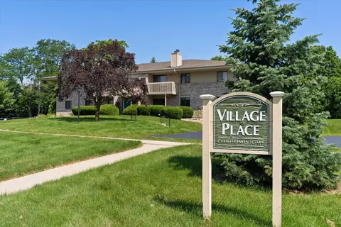 112 E Freistadt #A, Thiensville, WI 53092