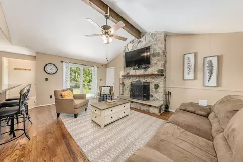 1760 Lone Oak, Brookfield, WI 53045