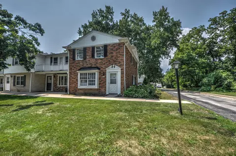 5060 W Colonial, Greenfield, WI 53220