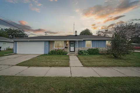 735 Thunderbird, Racine, WI 53402