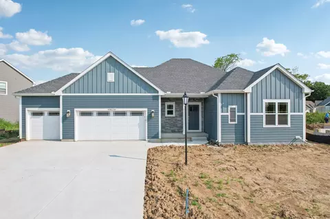 n58w17786 Timms Pr, Menomonee Falls, WI 53051