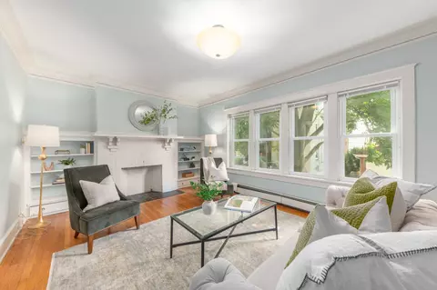 2117 N N Smt #102, Milwaukee, WI 53202