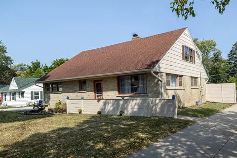 2444 N 115th, Wauwatosa, WI 53226