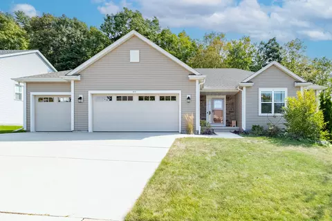 513 Yosemite, Hartford, WI 53027