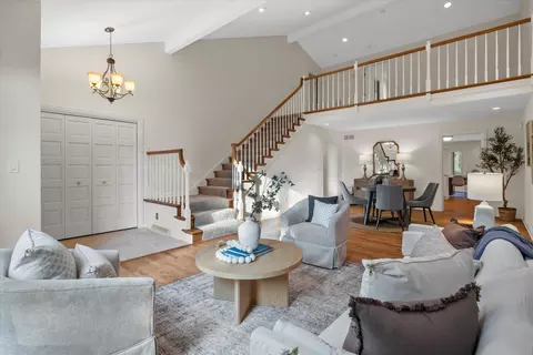 3730 N N Lk, Shorewood, WI 53211