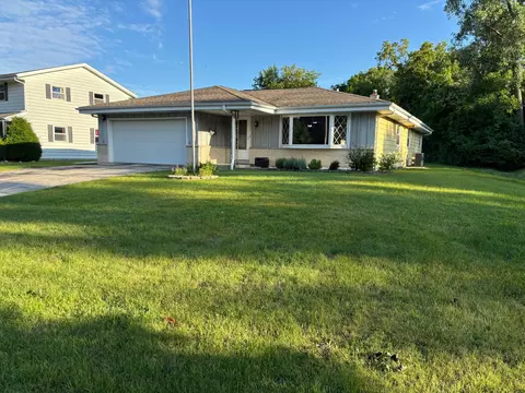 3901 W Plainfield, Greenfield, WI 53221
