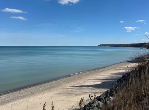 6250 N N Lk, Whitefish Bay, WI 53217