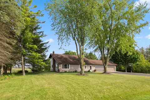 n556 7 Corners Road, New Holstein, WI 53042