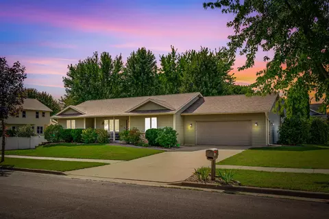 1643 Cliffview, Onalaska, WI 54650