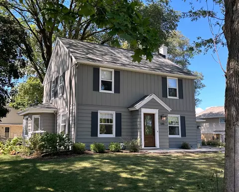 1285 Longwood, Elm Grove, WI 53122