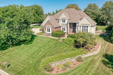 n33w23234 Greenbriar, Pewaukee, WI 53072