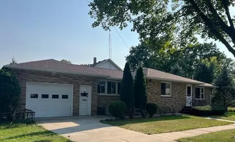725 W Sherman, Fort Atkinson, WI 53538