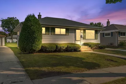 1432 W Vogel, Milwaukee, WI 53221
