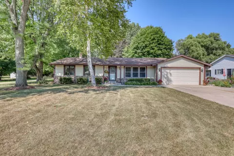 820 E Imperial, Hartland, WI 53029