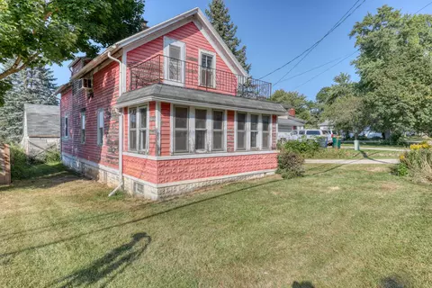 574 W Oakwood, Oak Creek, WI 53154