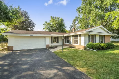 21501 W W Vly, New Berlin, WI 53146