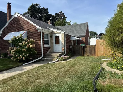 2312 Erie, Racine, WI 53402